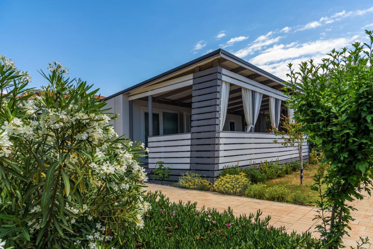 Rasin Mobile Homes Pakostane Luaran gambar