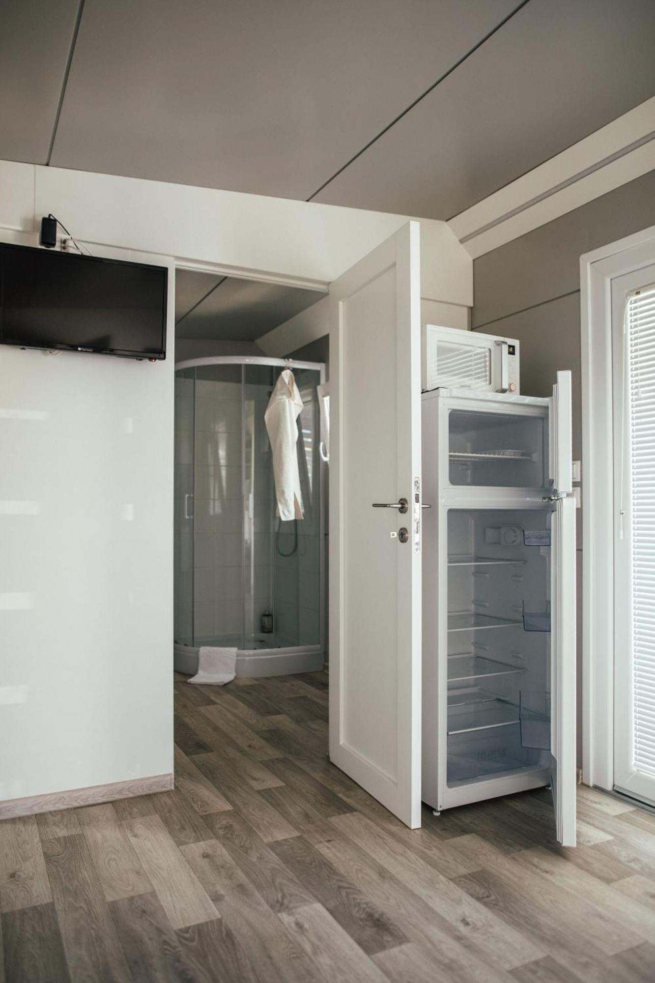 Rasin Mobile Homes Pakostane Luaran gambar