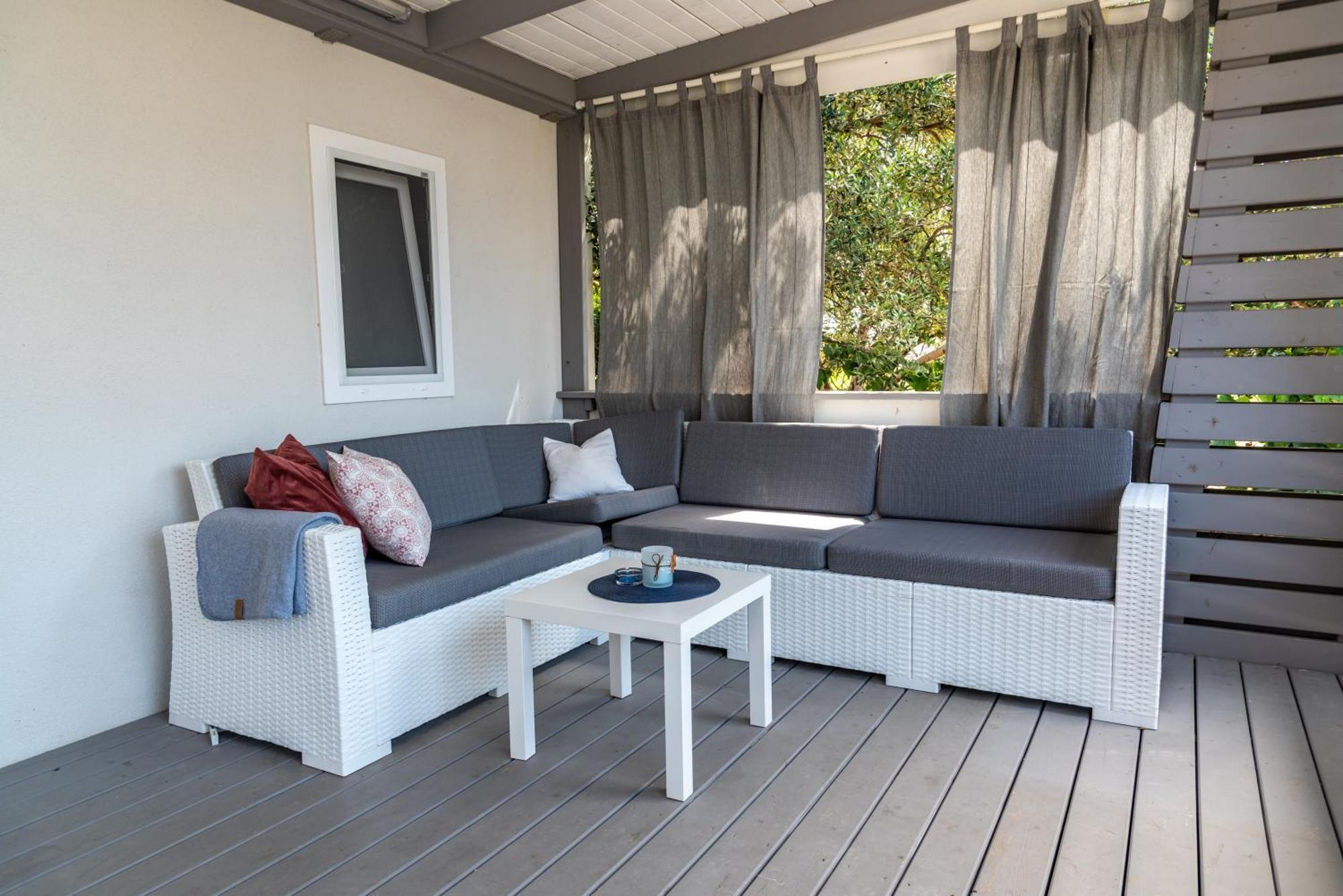 Rasin Mobile Homes Pakostane Luaran gambar